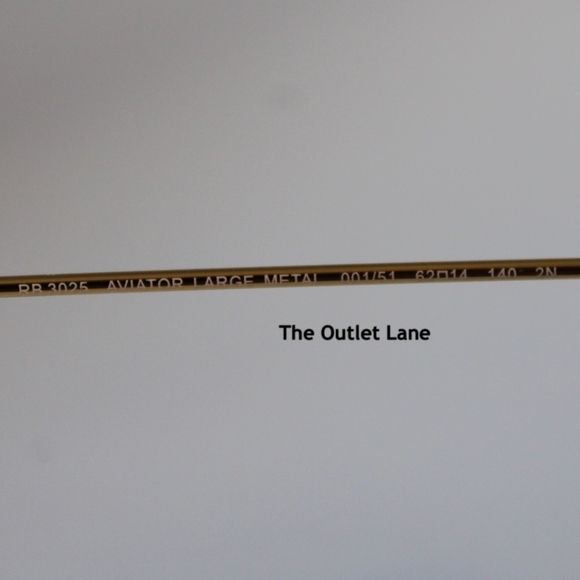 Model Display Ray-Ban Aviator Gradient Brown RB3025 Classic - Picture 12 of 16